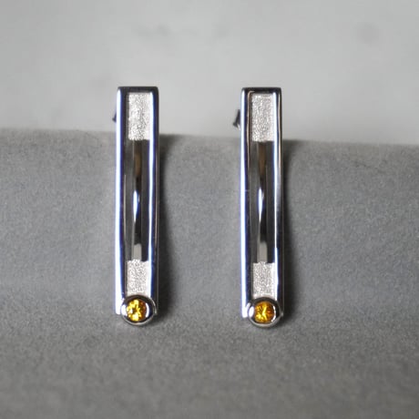 ピアス＜オンザライン＞３cm◆イエローサファイア