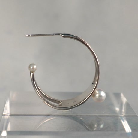 ピアス〈ボールの行方〉◆あこや真珠