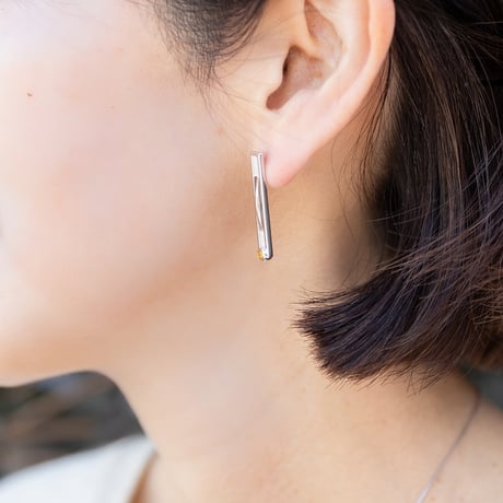 ピアス＜オンザライン＞３cm◆イエローサファイア