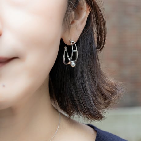 ピアス〈ボールの行方〉◆あこや真珠