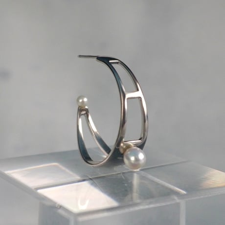 ピアス〈ボールの行方〉◆あこや真珠