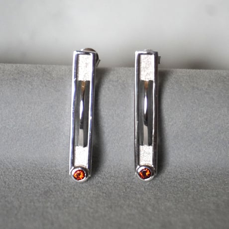 ピアス＜オンザライン＞３cm◆ガーネット