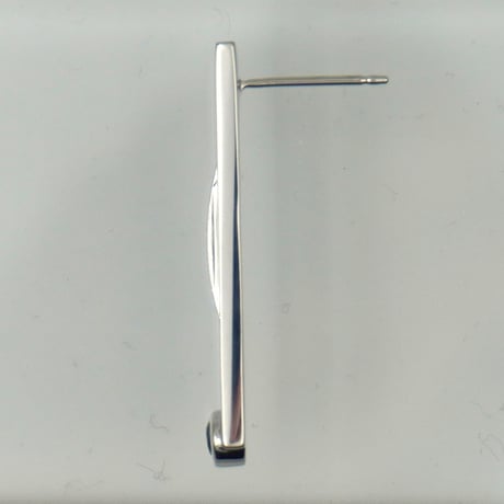 ピアス＜オンザライン＞３cm◆オニキス
