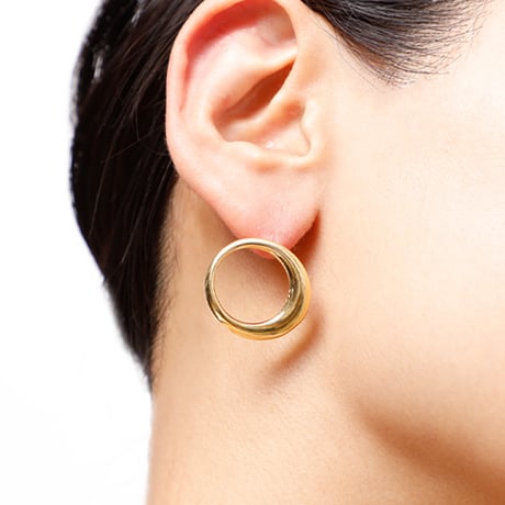 moon pierce K18P