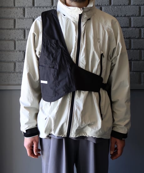 〈ENGINEERED GARMENTS〉Shoulder Vest - Lt.Weight Nyco Poplin / Black