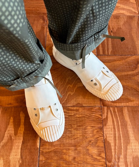 〈ENGINEERED GARMENTS〉x 〈P.F. FLYER〉Ground Slip On / White, Black