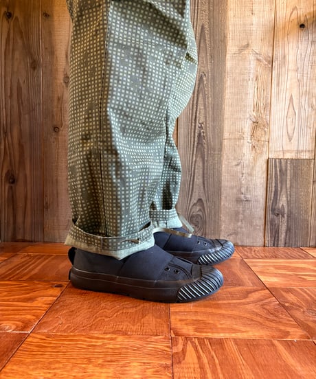 〈ENGINEERED GARMENTS〉x 〈P.F. FLYER〉Ground Slip On / White, Black