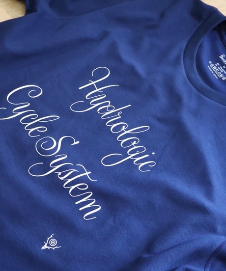 〈SOUTH2 WEST8〉S/S Crew Neck Tee - HYDROLOGIC CYCLE / Navy
