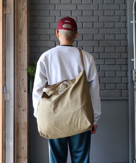 〈ENGINEERED GARMENTS〉Carry All Tote - Lt. Wt Nyco Twill / Khaki, Dk.Navy