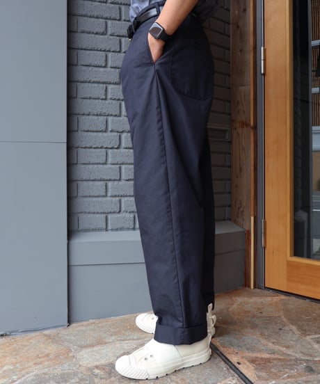 〈ENGINEERED GARMENTS〉Carlyle Pant - Lt.Weight Nyco Twill / Khaki, Dk.Navy