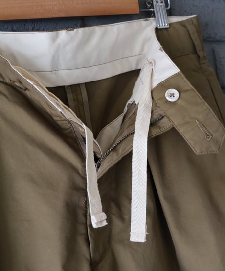 〈ENGINEERED GARMENTS〉Carlyle Pant - Lt.Weight Nyco Twill / Khaki, Dk.Navy