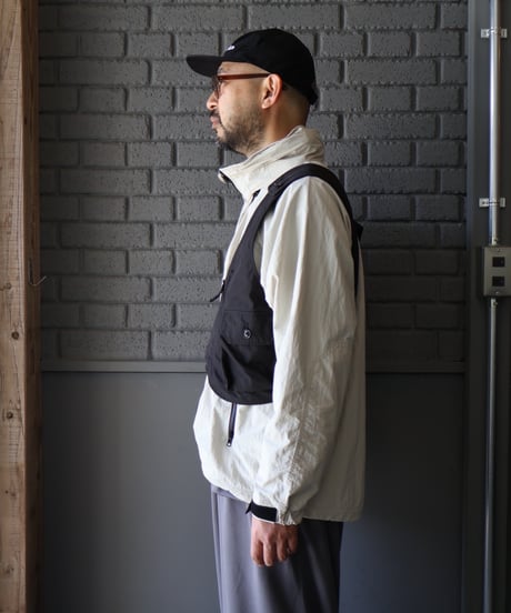 〈ENGINEERED GARMENTS〉Shoulder Vest - Lt.Weight Nyco Poplin / Black