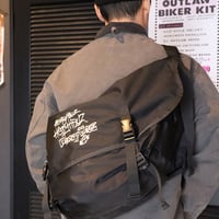 MESSENGER BAG