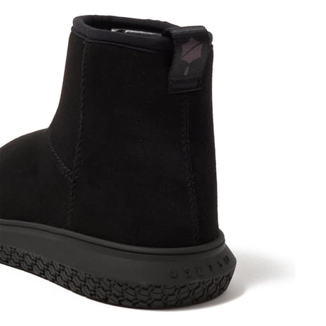 USESTU [ウセツ] ウォータプルーフ ベアフットラスト リカバリー ムートンカット ブーツU-013-060  Framey  “フレーミー” BLACK SUEDE