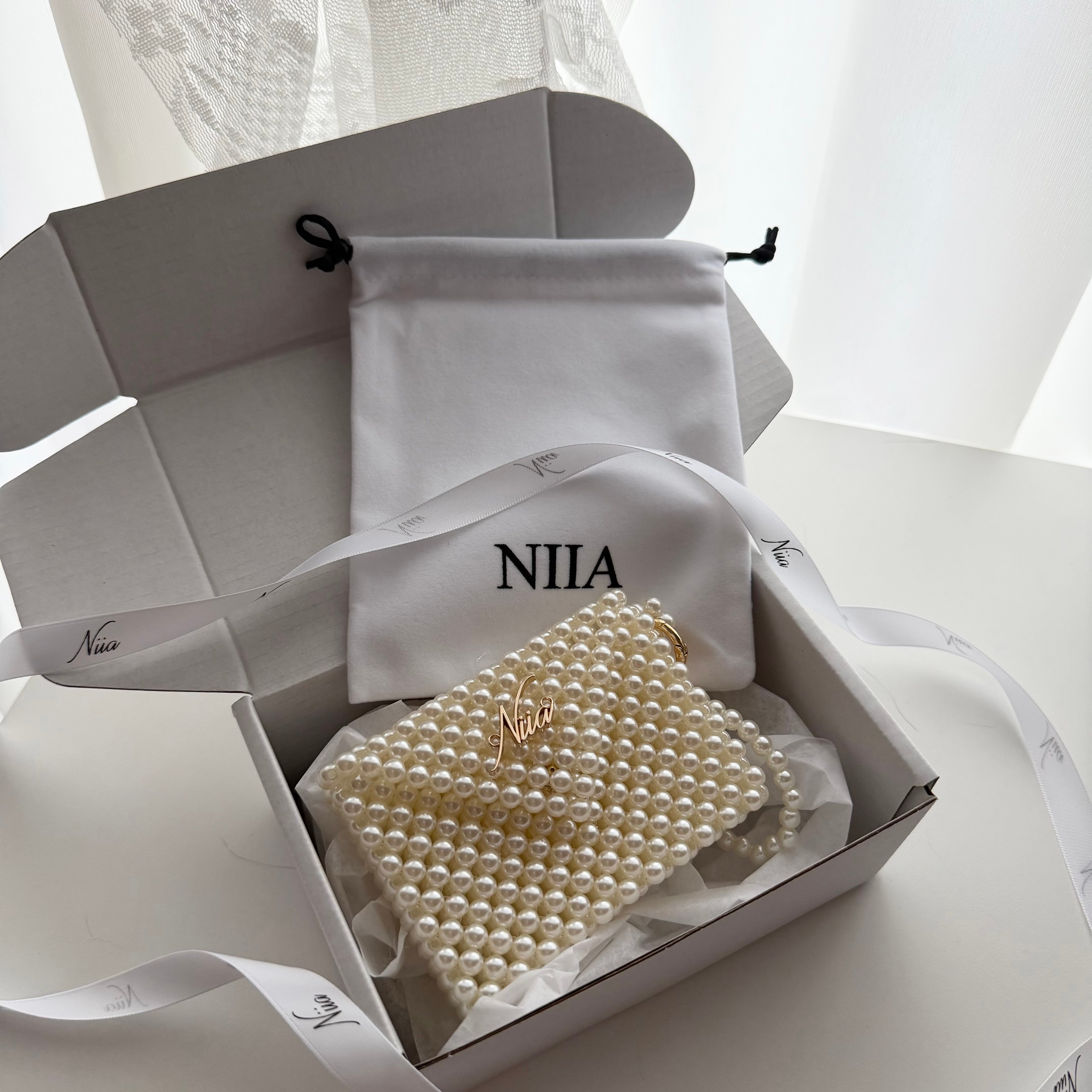 e*l様 NIIA☆ニーア☆ハンドメイド作家☆パールビーズ☆カードケース☆チャー original