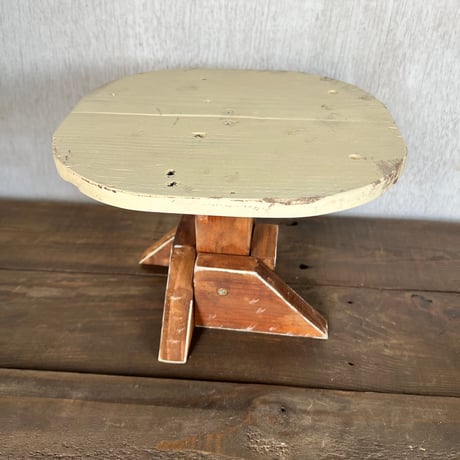 Wood stool (one leg)