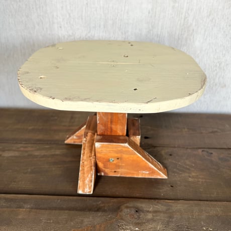 Wood stool (one leg)