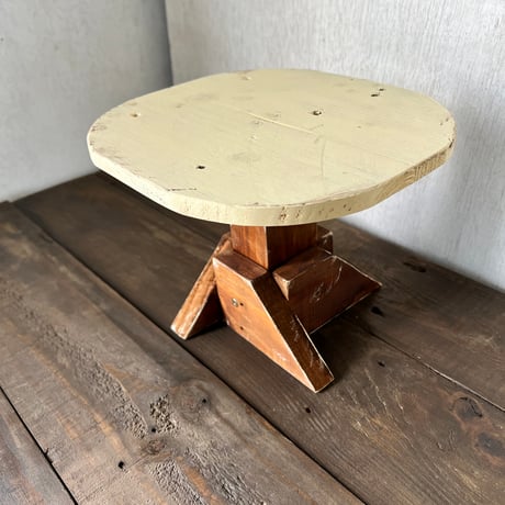 Wood stool (one leg)