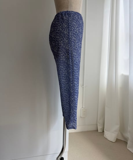 Blue Floral Capri Leggings