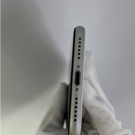 【訳アリ品】iPhone SE2 64GB　SIMフリー　ホワイト