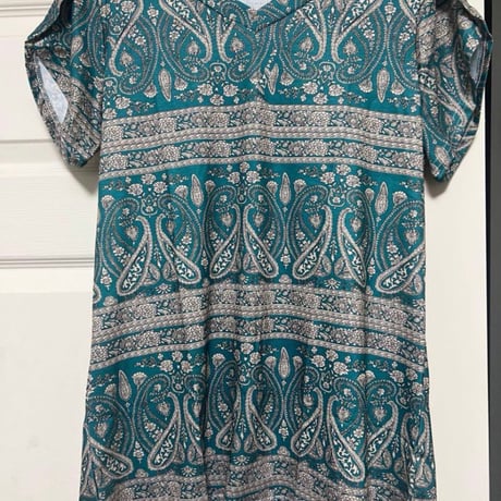 【新品】レディース ペイズリープリント 花びらスリーブTシャツ【L】
