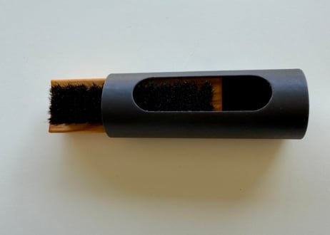 iris hantverk　靴用ブラシ　ケース入り
