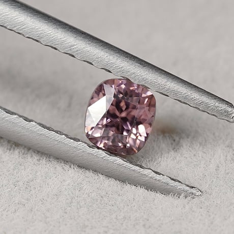 ピンクジルコン　0.48ct　クッションカット　【RS-150】