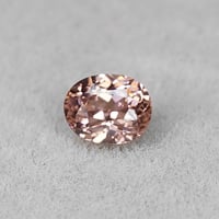 ピンクジルコン　0.37ct　オーバルカット　【RS-147】