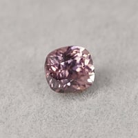 ピンクジルコン　0.48ct　クッションカット　【RS-150】