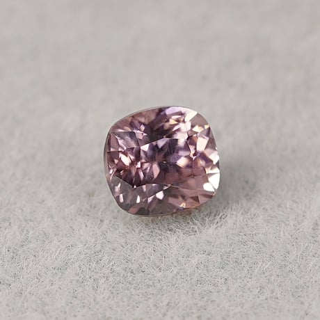 ピンクジルコン　0.48ct　クッションカット　【RS-150】