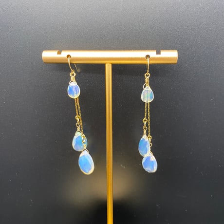 オパールピアス | STORES