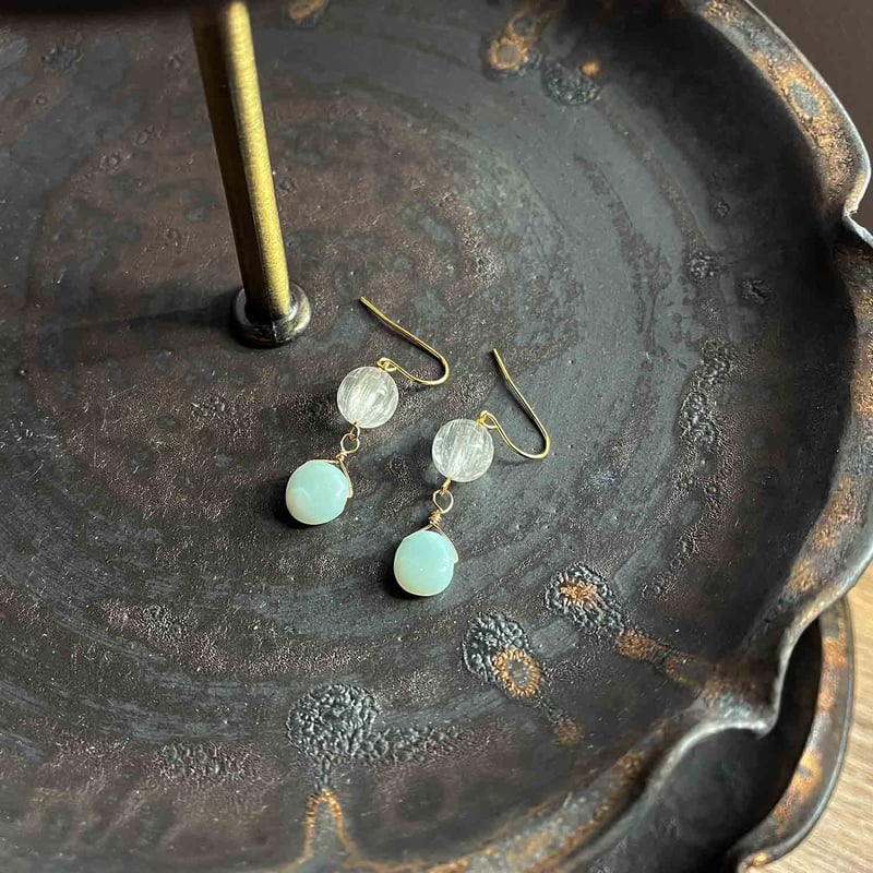 晴れ渡る｜06_クンツァイトとアマゾナイトのピアス (SUS316L) | ILMA