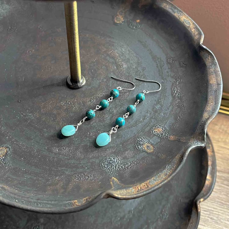 晴れ渡る｜03_ターコイズとアマゾナイトのロングピアス (SUS316L) | ILMA