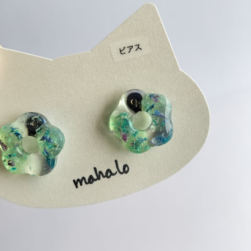 ドライフラワー入り花のレジンピアス | 雑貨と本 ハルマキ