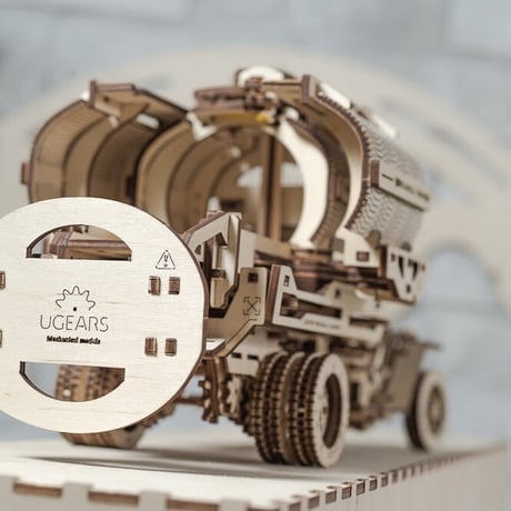 【公式】Ugears ユーギアーズ タンクローリー 70021 Tanker 木のおもちゃ 3D立体 パズル 知育 ウッドパズル 工作キット 木製 模型 キット 3Dパズル 冬休み 小学生 宿題