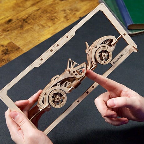 【公式】Ugears ユーギアーズ ロードスターMK3 2.5Dパズル 70195 Roadster MK3 2.5D Puzzle 木製 ブロック DIY パズル 組立 想像力 創造力 おもちゃ 知
