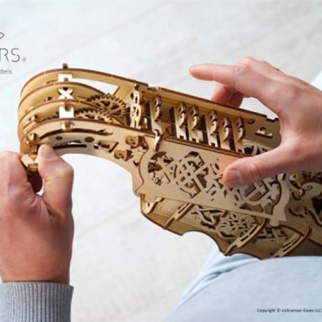 【公式】Ugears ユーギアーズ ハーディーガーディー 70030 Hurdy-Gurdy 木のおもちゃ 3D立体 パズル 知育 ウッドパズル 工作キット 木製 模型 キット 3Dパズル 夏休み 小