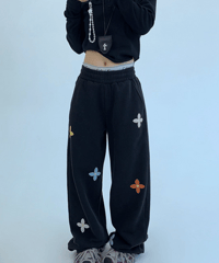 Flower Patch Loose-Fit Sweatpants / 2colors