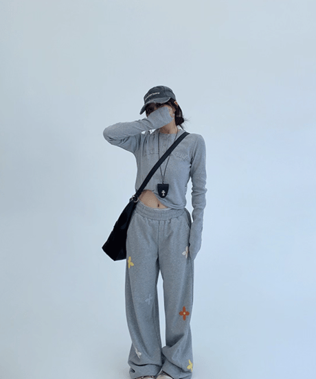 Flower Patch Loose-Fit Sweatpants / 2colors