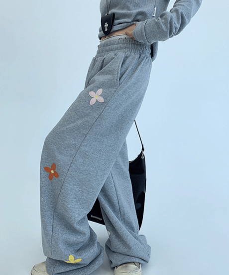 Flower Patch Loose-Fit Sweatpants / 2colors