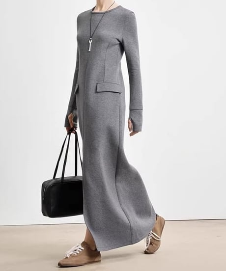 Center-Slit Slim-Fit Long Dresst  / 2colors