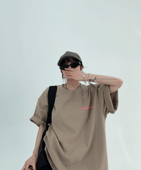 Pink Graphic Back Print Oversized T-Shirt / 2colors