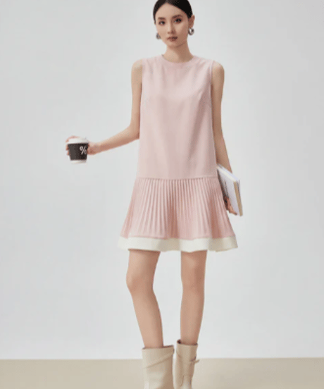Low-Rise Pleated Flapper Dress
