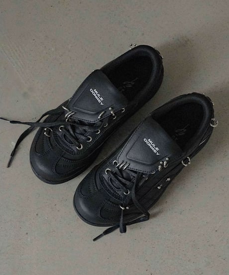 Lip Stud Shoe Tongue Sneakers