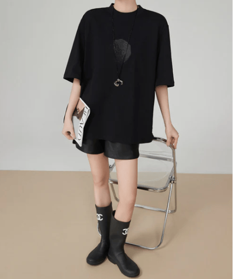 Minimal Graphic Oversized T-Shirt