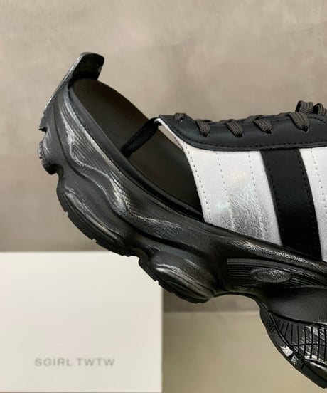 Sneaker-Like Platform Sandals / 2colors