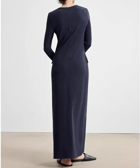 Center-Slit Slim-Fit Long Dresst  / 2colors