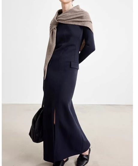 Center-Slit Slim-Fit Long Dresst  / 2colors