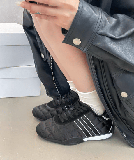 Quilted Low-Cut Lace-Up Sneakers / 4colors