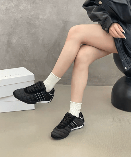 Quilted Low-Cut Lace-Up Sneakers / 4colors